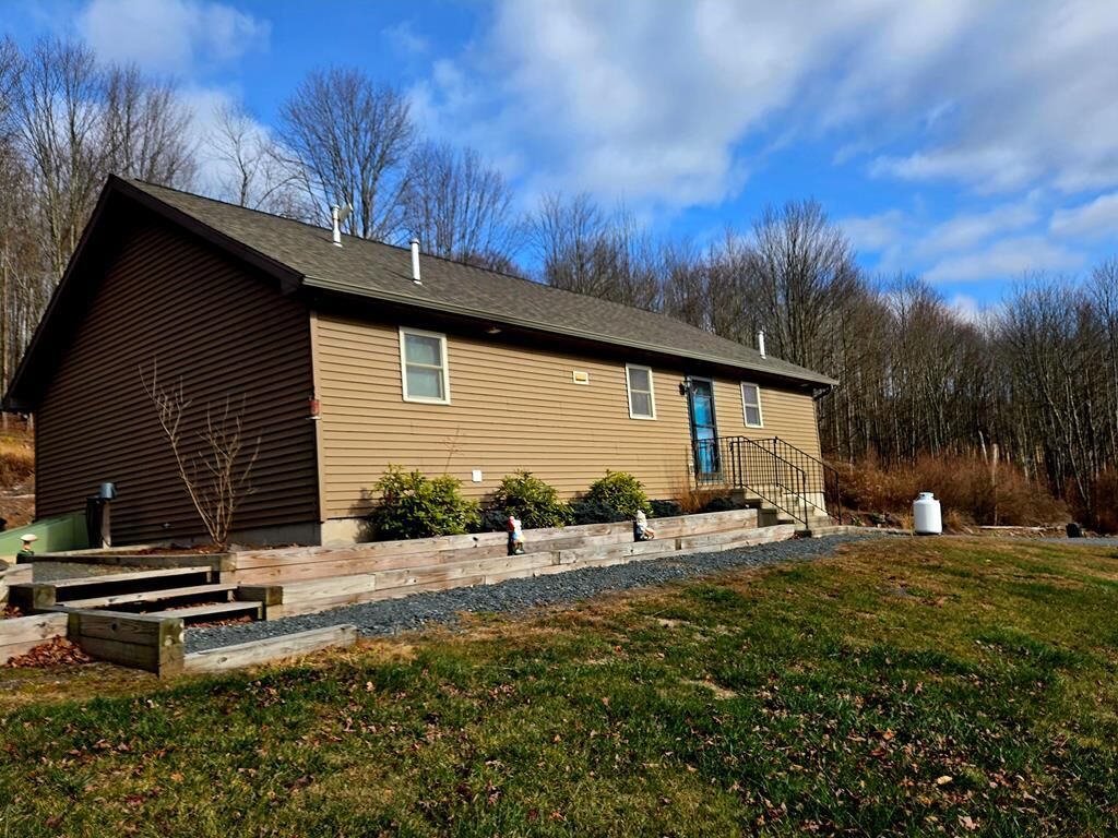 Property Photo:  401 Moon Street  PA 18833 