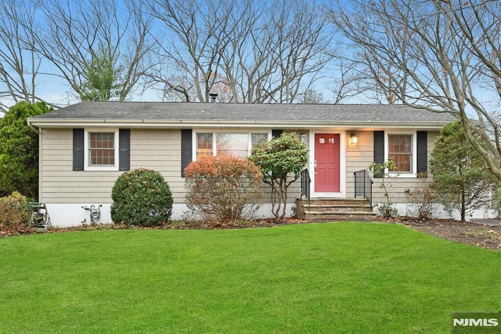 Property Photo: 3 Hinson Place NJ 07656