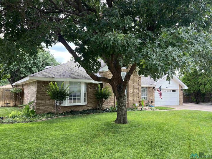 Property Photo: 409 Chanticleer Place NM 88101