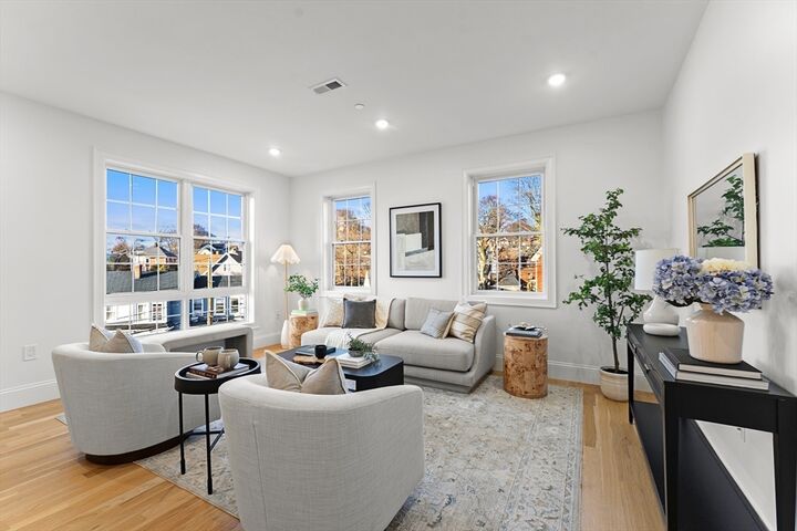 Property Photo: 272 Lincoln St 301 MA 01752