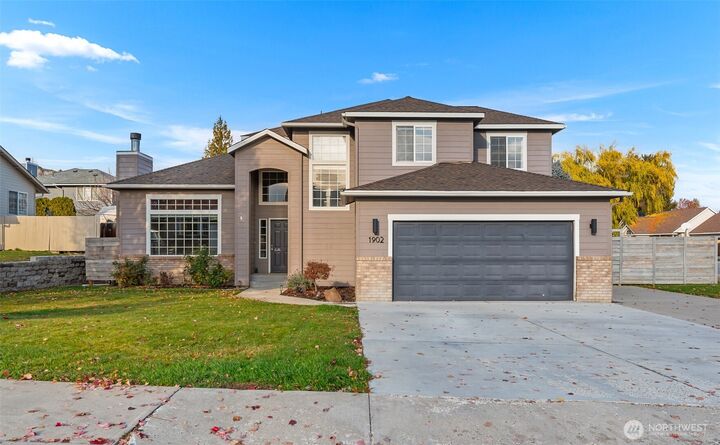 Property Photo:  1902  Hideaway Place  WA 98801 