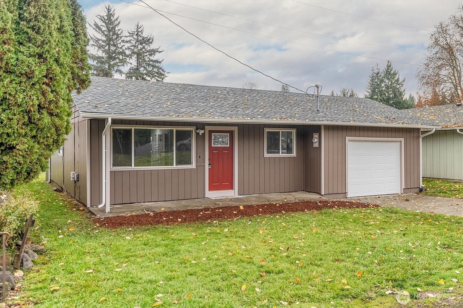 Property Photo:  1114 N 1st Avenue  WA 98626 