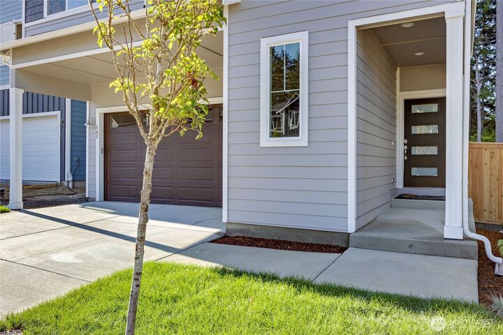 Property Photo:  142 NE Shadowhawk Lane  WA 98311 