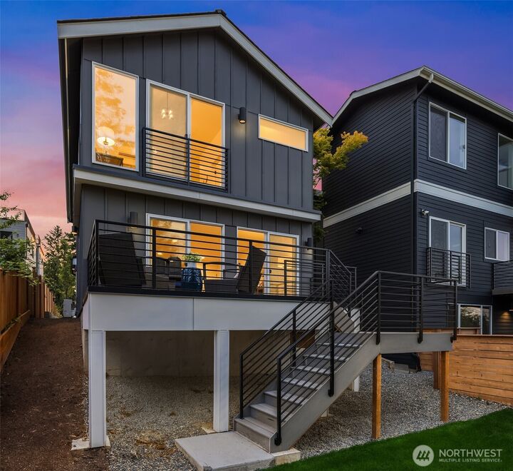 Property Photo:  13548  39th Avenue NE C  WA 98125 