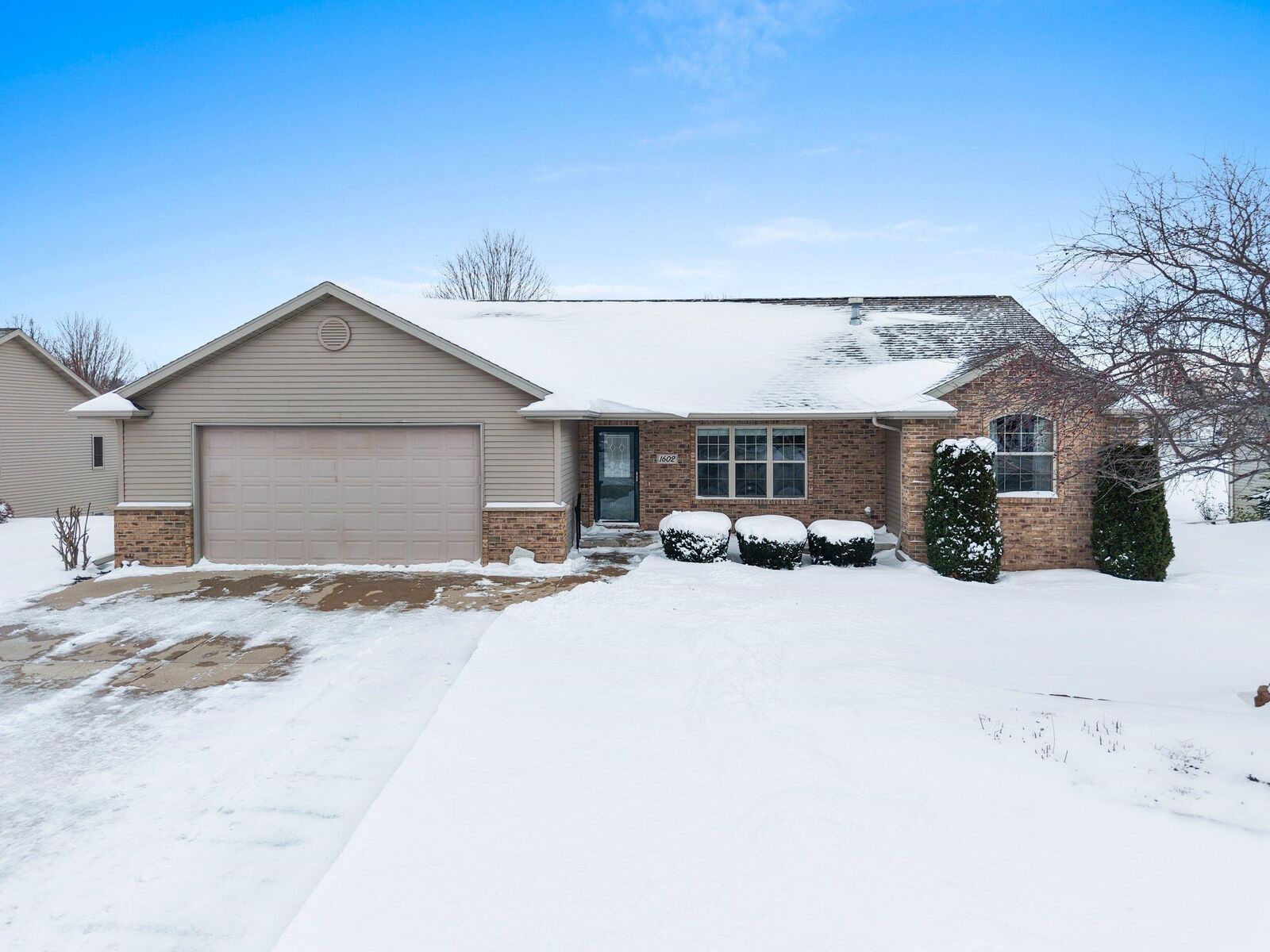 Property Photo: 1602 Meadows Lane WI 54217