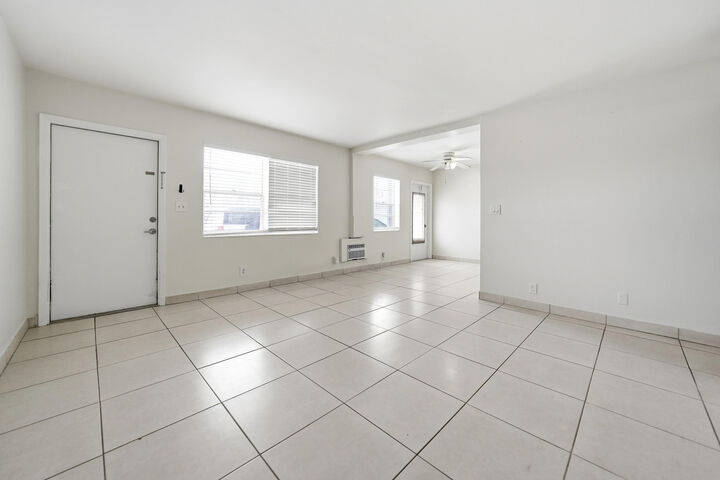 Property Photo: 810 Lake Shore Drive 14 FL 33403
