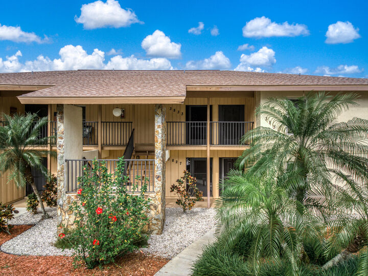 Property Photo: 3833 Edgewater Drive FL 33872