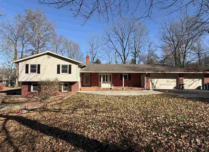 Property Photo:  8 Parkway Lane  IN 47374 