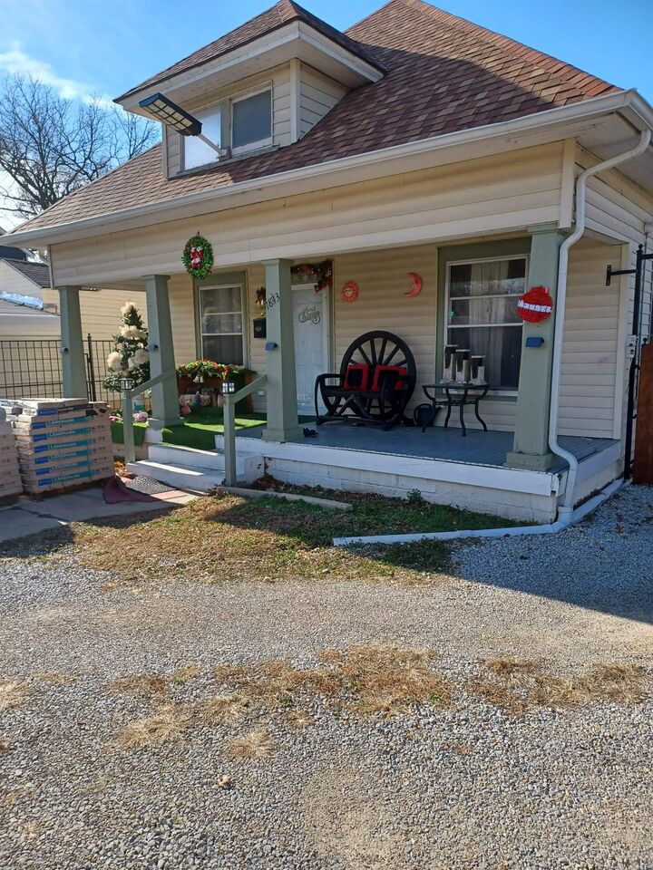 Property Photo: 1843 N Burns Ave KS 67203