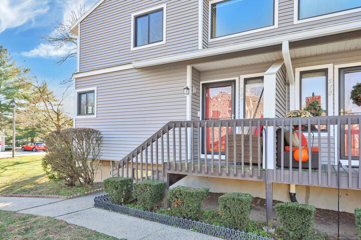 Property Photo:  509 Mill Pond Drive 509  CT 06074 