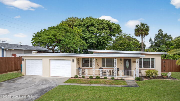 Property Photo:  104 Roosevelt Avenue  FL 32931 