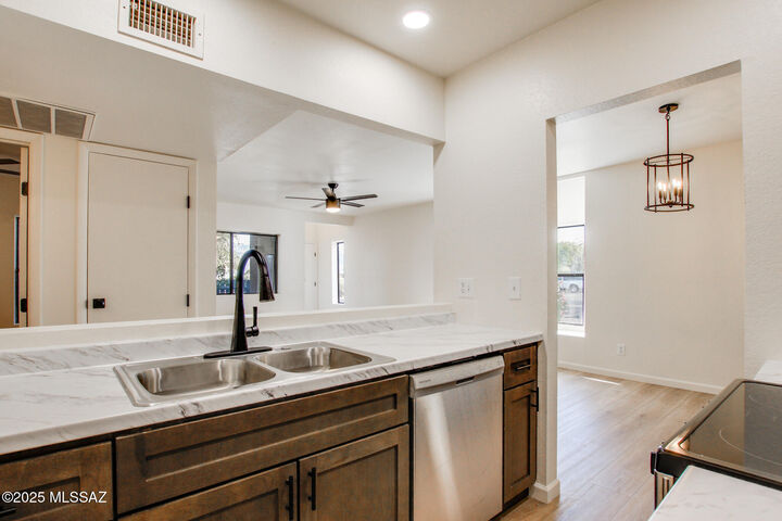 Property Photo:  8080 E Speedway Boulevard 607  AZ 85710 