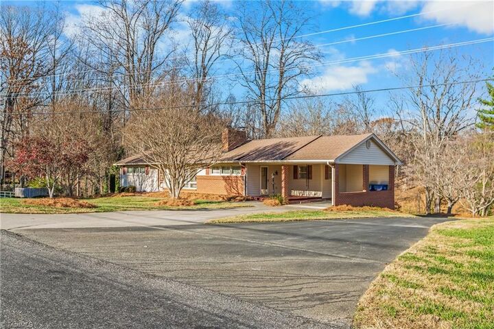 Property Photo: 405 Academy Street NC 27045