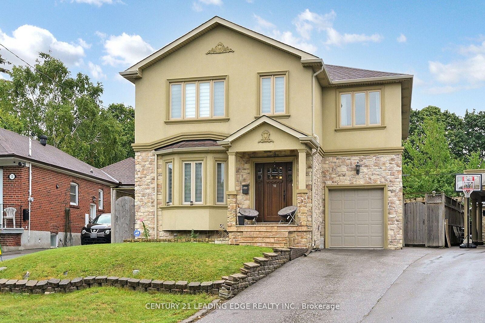 Property Photo:  11 Bellvare Crescent  ON M1R 2M8 