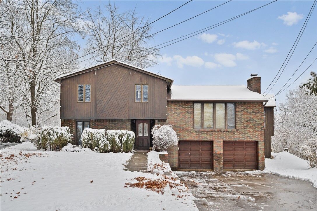 Property Photo:  154 N Jamestown Road  PA 15108 