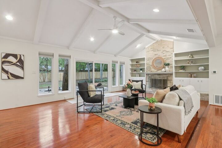 Property Photo:  2505 Comburg Castle Way  TX 78748 