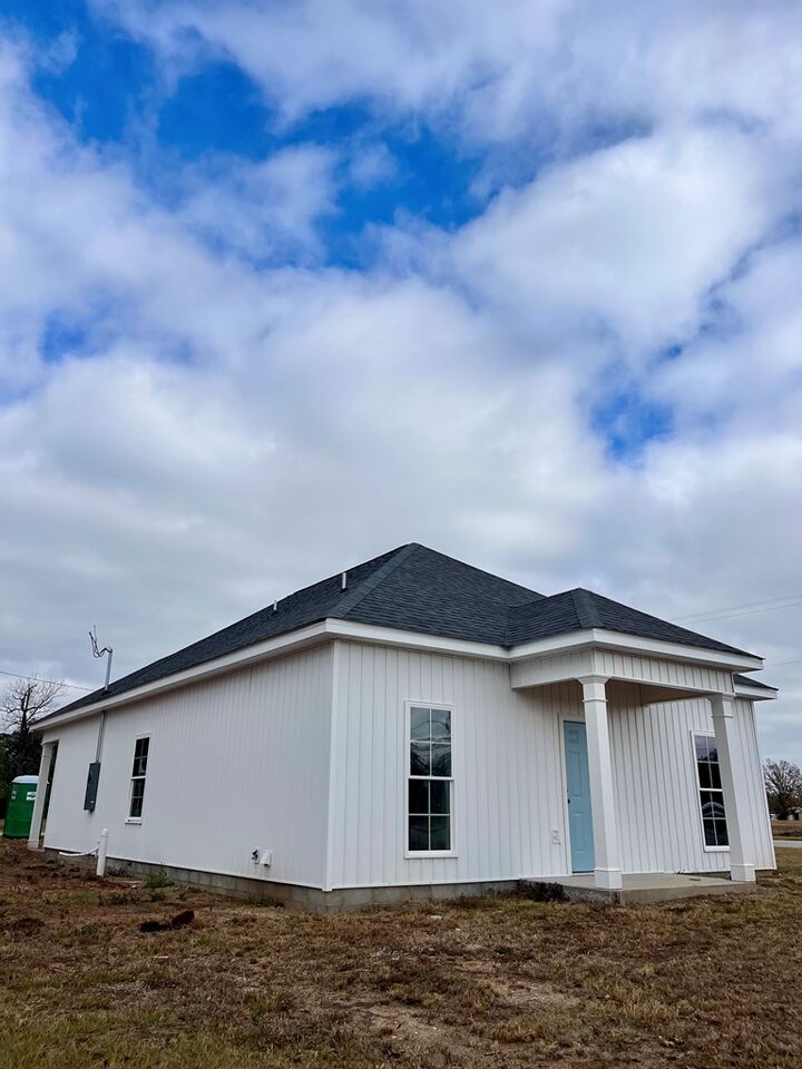 Property Photo: 1129 Gillionville Road GA 31707