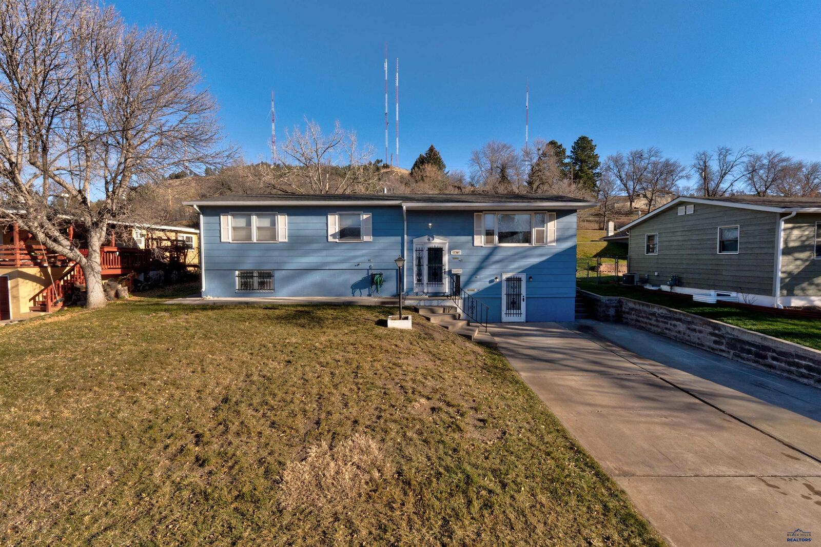 Property Photo: 1738 Mountain View Dr SD 57702