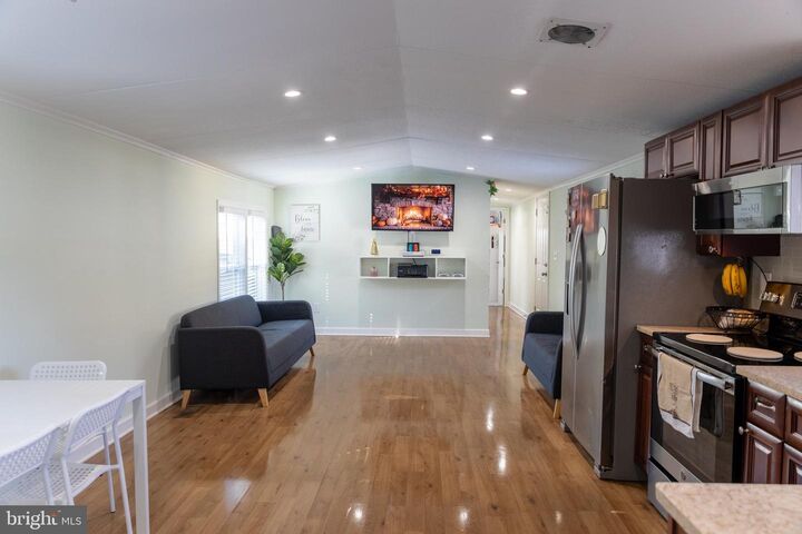 2000 Grovewood  Capitol Heights MD 20731 photo