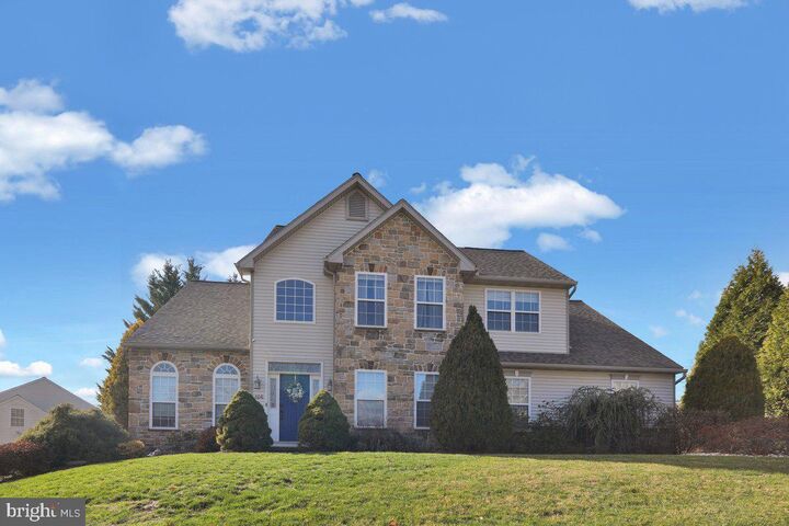 Property Photo:  614 Wolfe Lane  PA 19540 