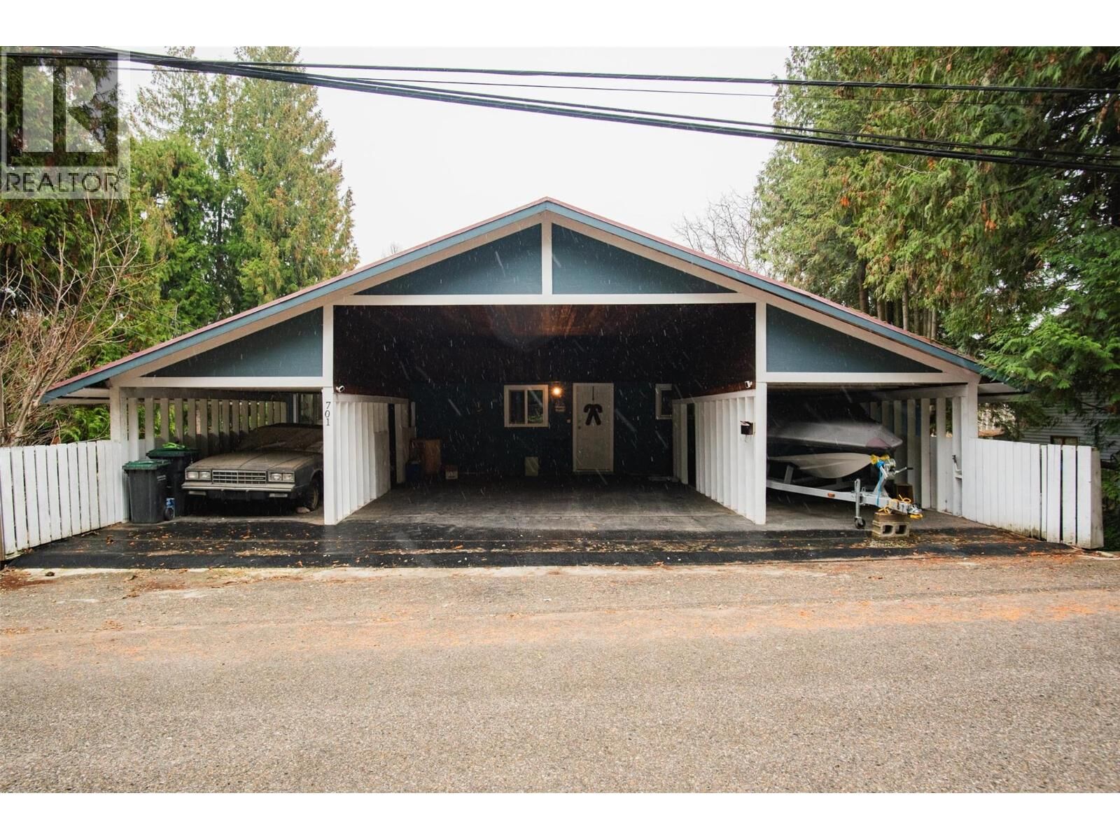 Photo de la propriété: 701 10th Avenue BC V1N 1K8