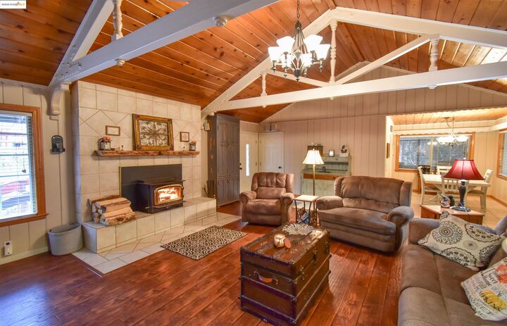 Property Photo: 20705 Muheli Rd CA 95346