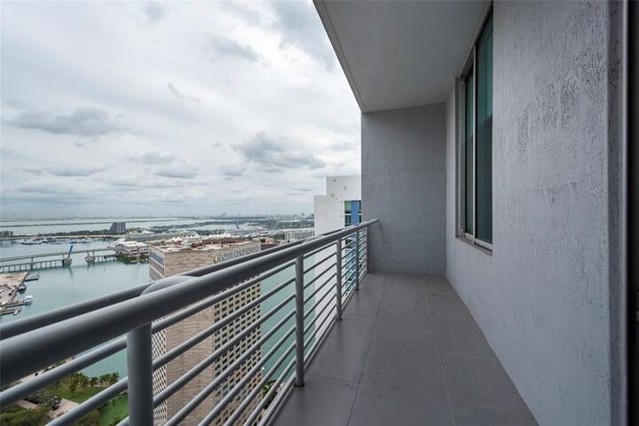 Property Photo:  325 S Biscayne Blvd Lph16  FL 33131 