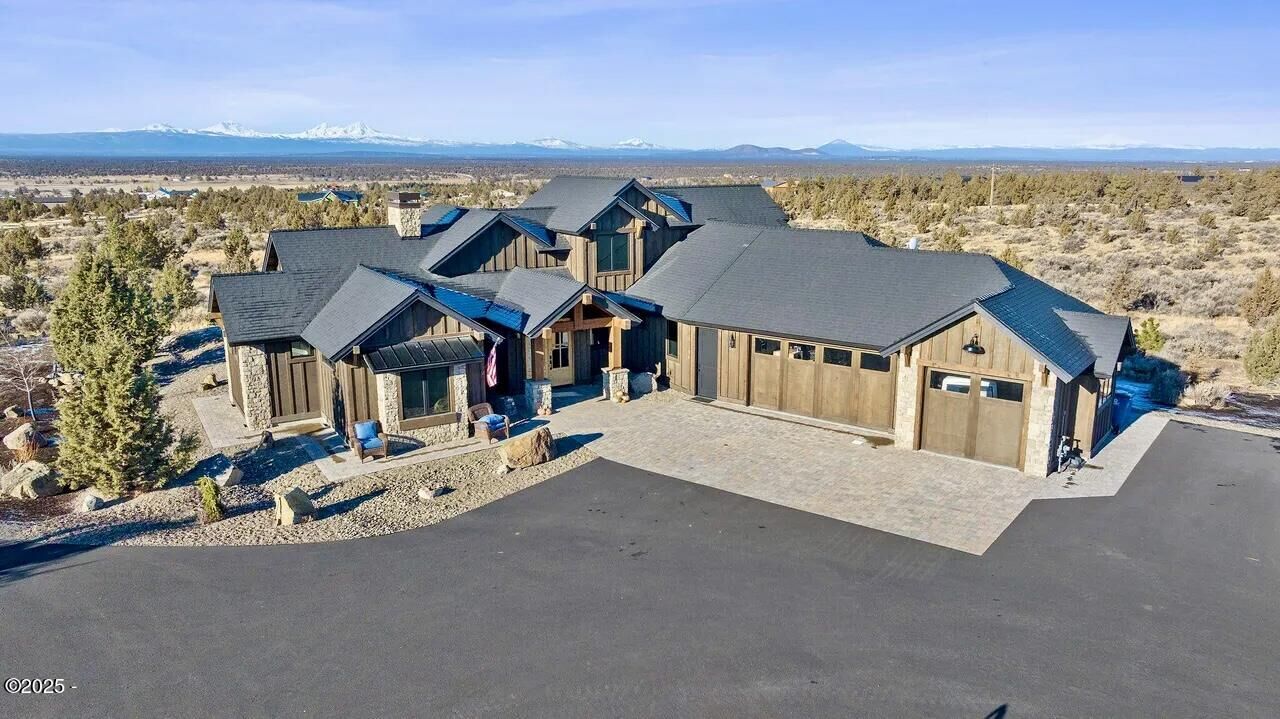 Property Photo: 16361 SW Marshall Place OR 97753