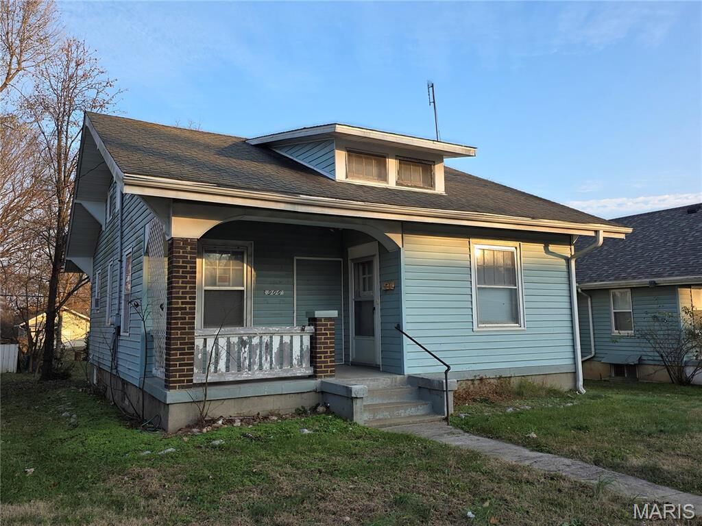 Property Photo:  906 S Ellis Street  MO 63703 