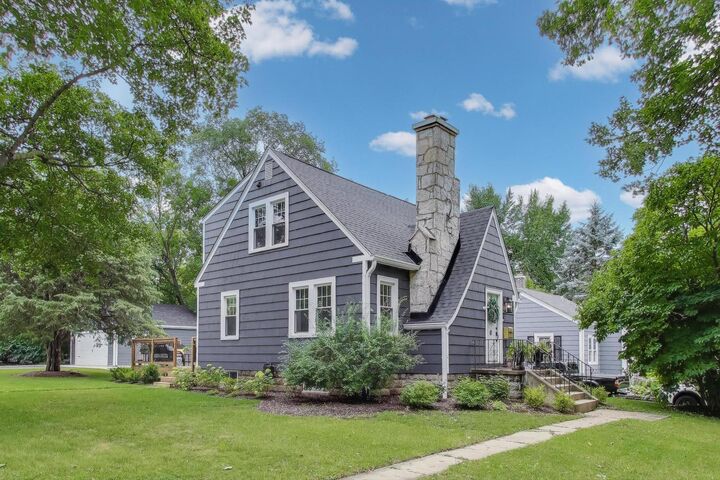 Property Photo: 201 George Street IL 60010