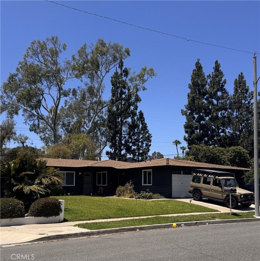 Property Photo: 2195 American Avenue CA 92627