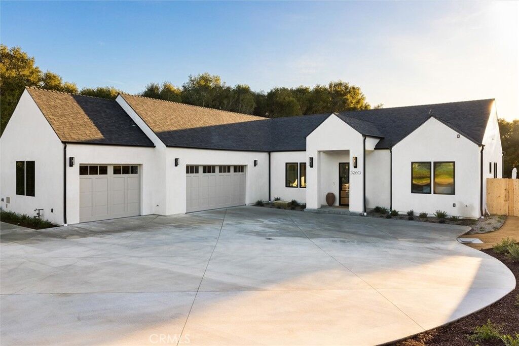 Property Photo:  5260 Windmill Wy  CA 93401 