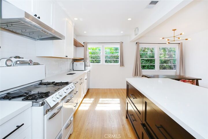 Property Photo: 1113 Amoroso Place CA 90291