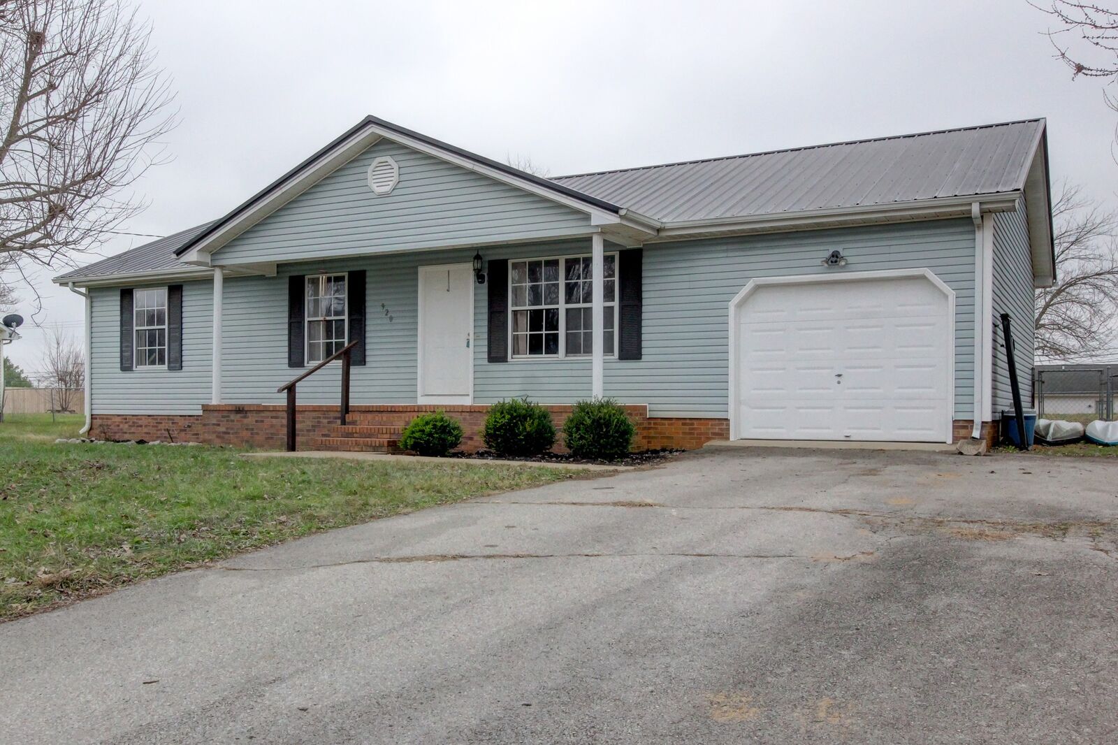 Property Photo: 920 Linda Dr KY 42262