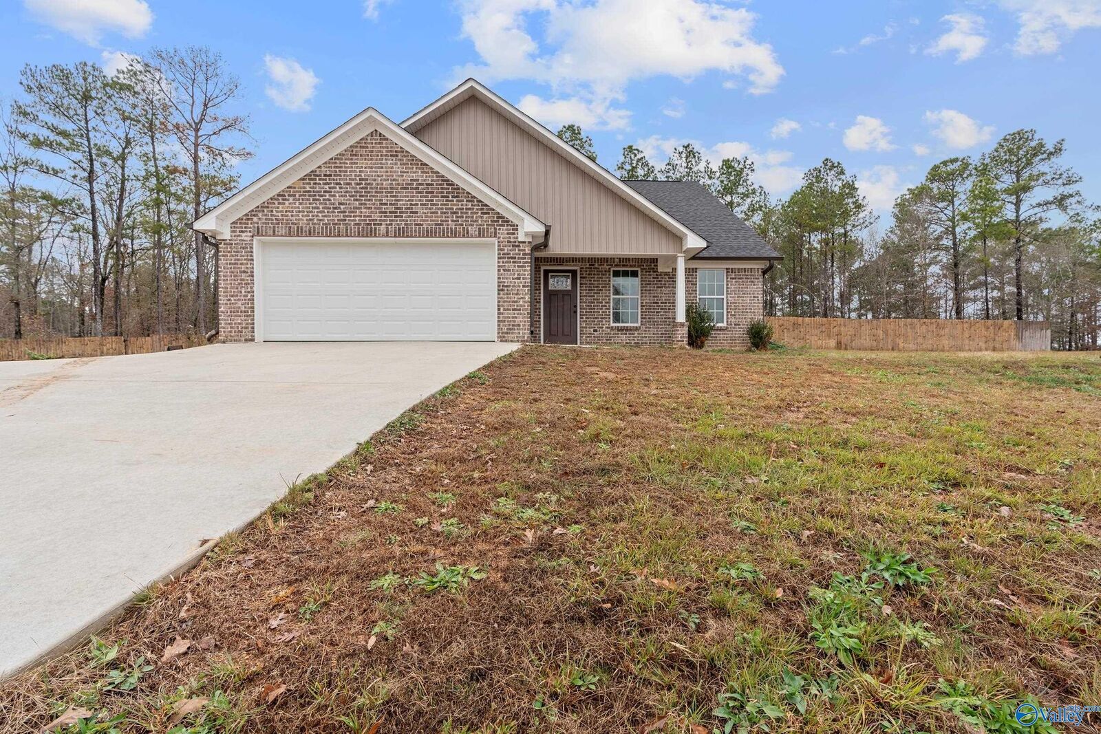 Property Photo: 820 County Road 255 AL 35057