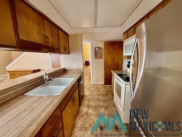 Property Photo:  721 Laurelwood  Apt C  NM 88101 