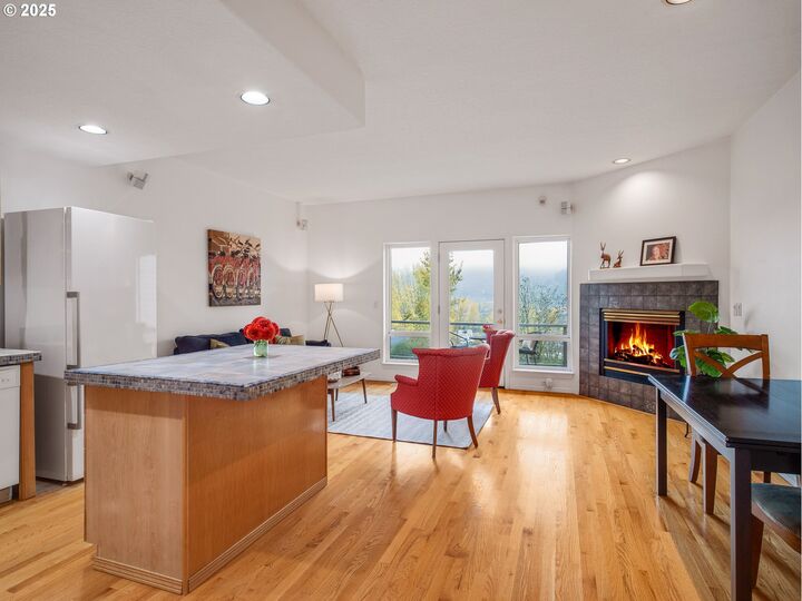 Property Photo: 8310 N Edison St OR 97203