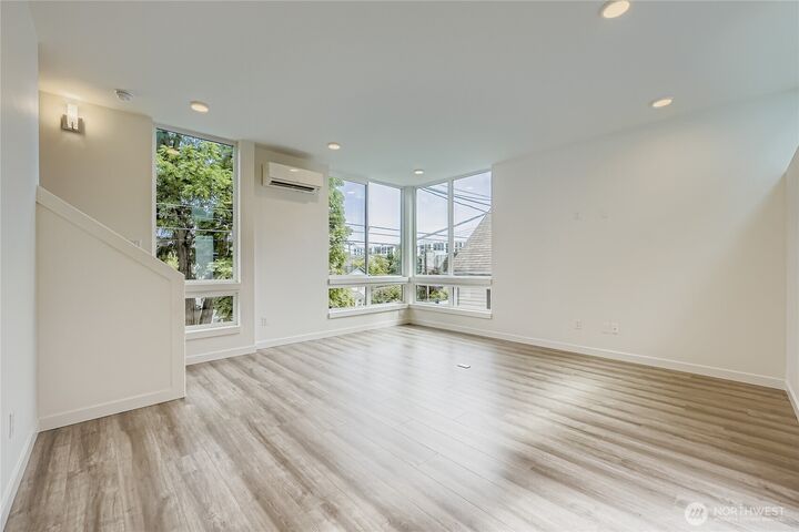 Property Photo:  5111 NE Ravenna Ave A  WA 98105 