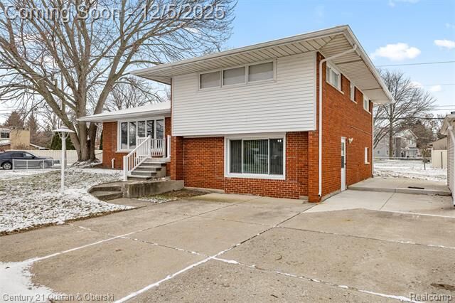 Property Photo: 30631 Bayview Drive MI 48173
