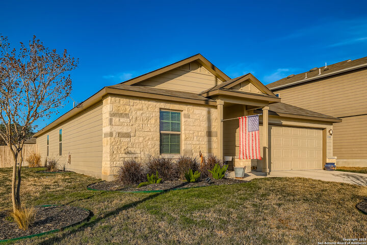 Property Photo:  1100 River Wood  TX 78155 