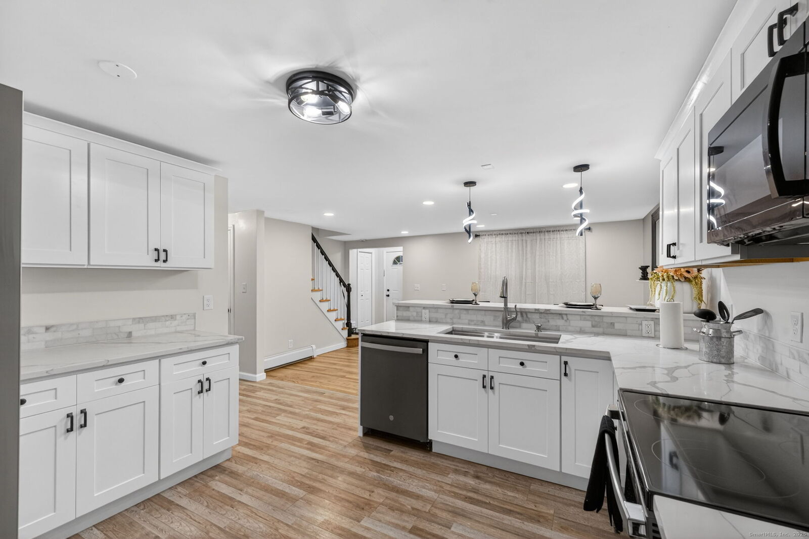 Property Photo:  86 Buell Street  CT 06051 