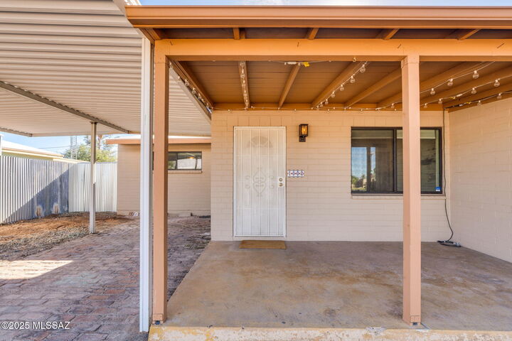 Property Photo:  1002 E Simmons Street  AZ 85719 