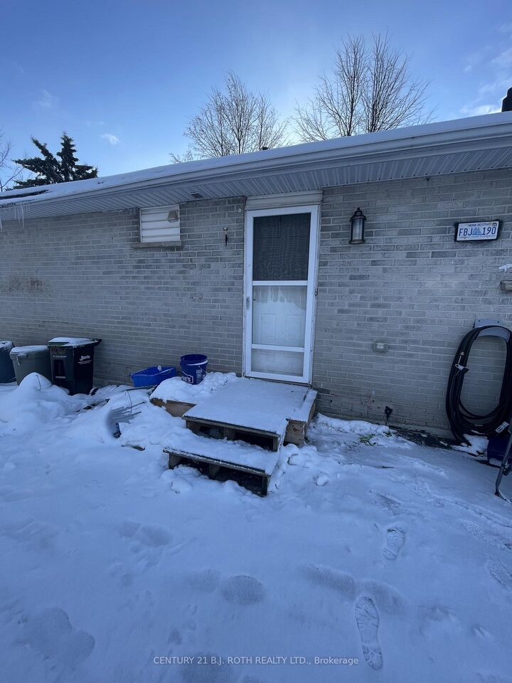 Photo de la propriété: 8 Daphne Crescent ON L4M 2Y8