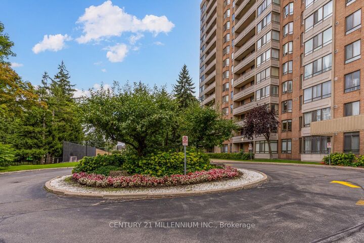 Property Photo: 5 Lisa Street 604 ON L6T 4T4