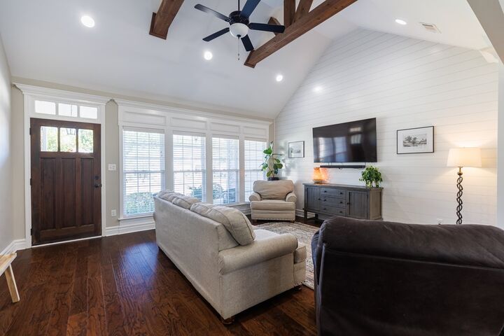 Property Photo:  4007 Hawthorne Drive  GA 31605 