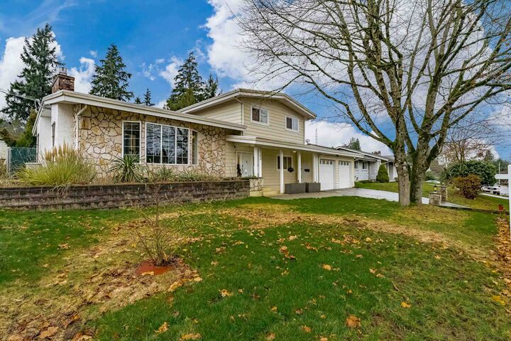 2523 Sunnyside Crescent — photo 1