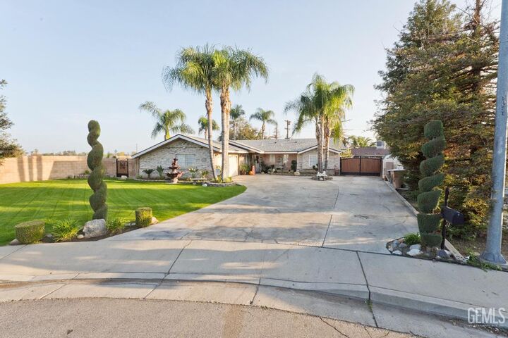 3309 Truman Avenue  Bakersfield CA 93309 photo