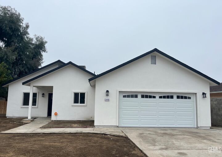 2440 Sharon Court  Wasco CA 93280 photo