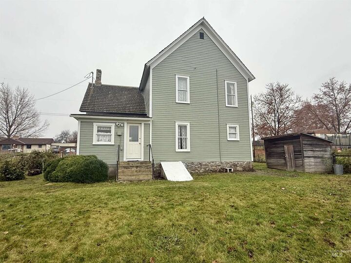 Property Photo: 1368 Chestnut St. WA 99403