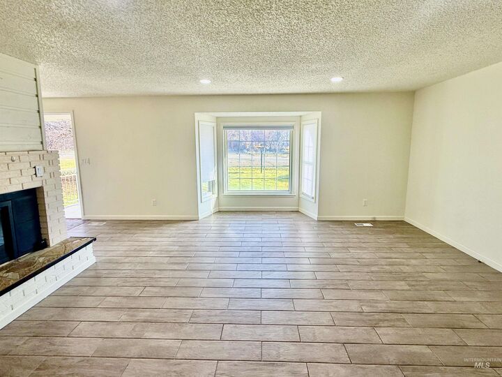 Property Photo:  2595 N 3rd E  ID 83647 